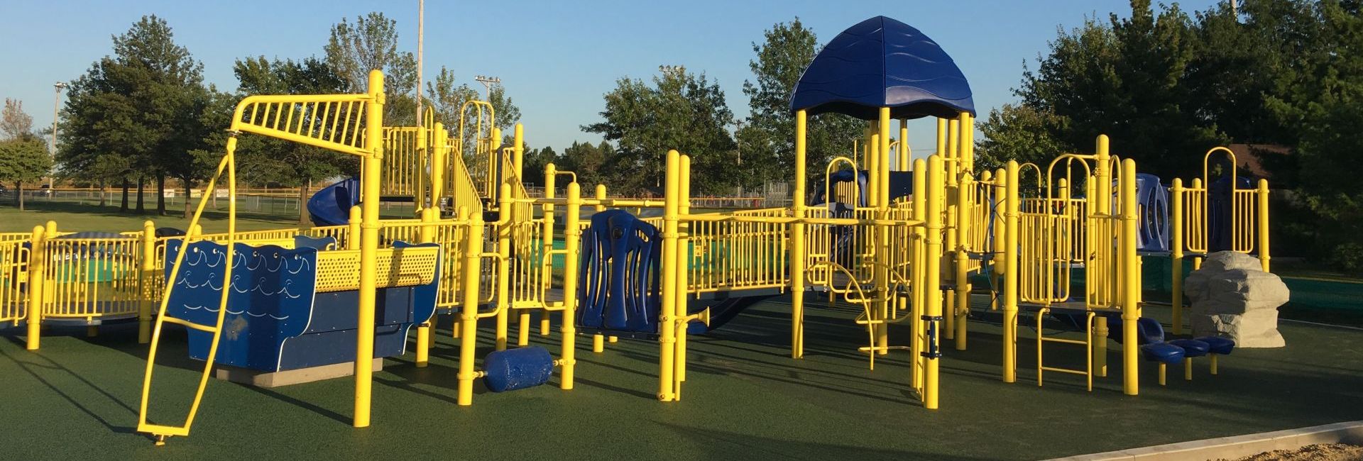 Featured image of yellow and blue park park with blue top